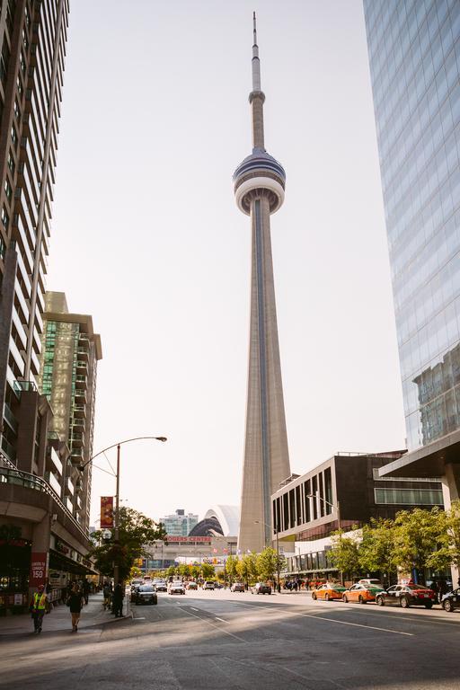 Luxury In Yorkville トロント エクステリア 写真